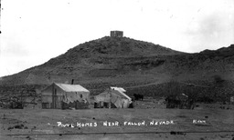 Piute homes near Fallon, Nevada
