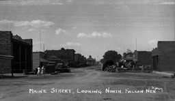 Maine Street looking north