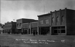 Maine Street showing 1911 & 1912 progress