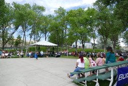 Sheepherders bread contest with spectators