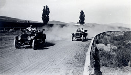 Automobile races, Valley Road Field Laboratory, ca. 1911