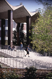 Noble H. Getchell Library, 2000
