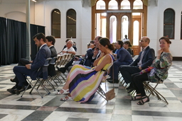 Amerikanuak book presentation spectators