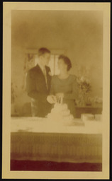 Patricia Clarkin and Leland Sparks Jr. with their wedding cake
