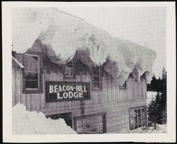 Beacon-Hill Lodge covered with a cornice of snow, copy 1