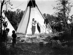 Crow Indian camp