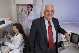 Faulty, Agriculture, Nutrition, and Veterinary Science Emeritus Professor Esmail Zanjani, 2009