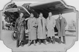 Football players boarding a plane to Los Angeles, University of Nevada, 1929