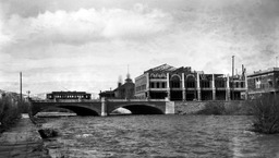 Trolley car on Virginia Street bridge, Reno