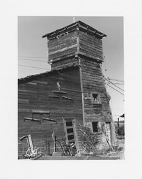Water tower, Seven Hanging Hearts Ranch, Fallon