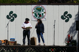 Speech to present dancers