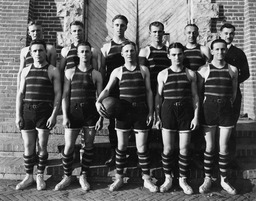 Men's basketball team, University of Nevada, 1924