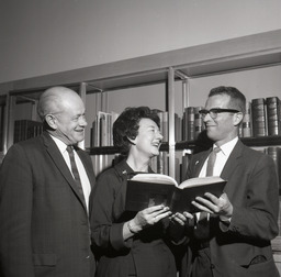 Noble H. Getchell Library, Library Director David Heron, Virginia Shilling, and Prof. Charlton Laird, ca. 1962