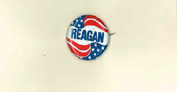Button for the Reagan-Schweiker presidential campaign, 1976