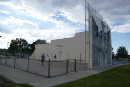 Pelota match with mural