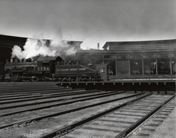 Sparks Roundhouse with Locomotive No. 1154