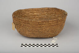 Oval basket