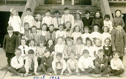1st Grade Class at the Southside School