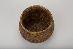 Basket with flat bottom and flared walls